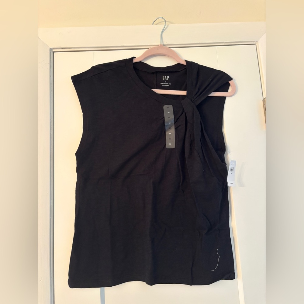 GAP Black Muscle Tee for Women